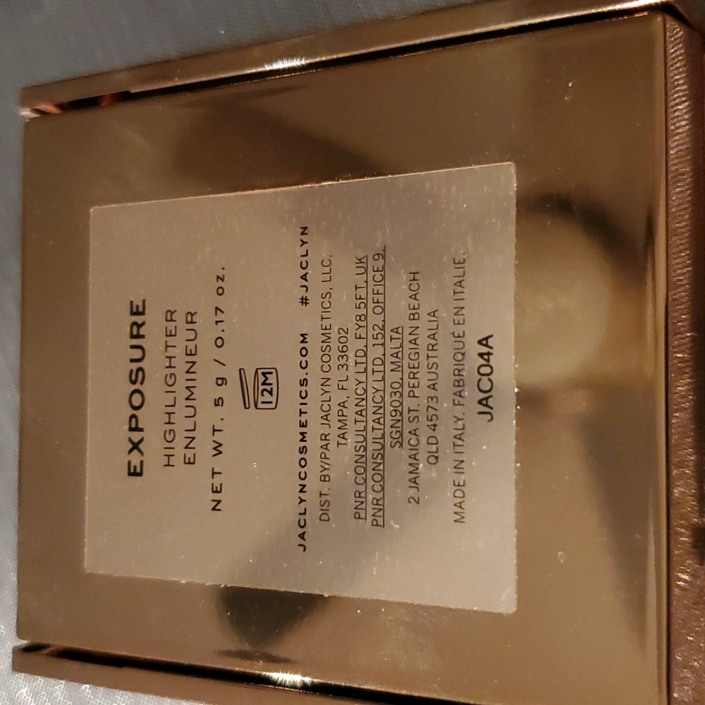 Cosmetics - Picture 4 of 4